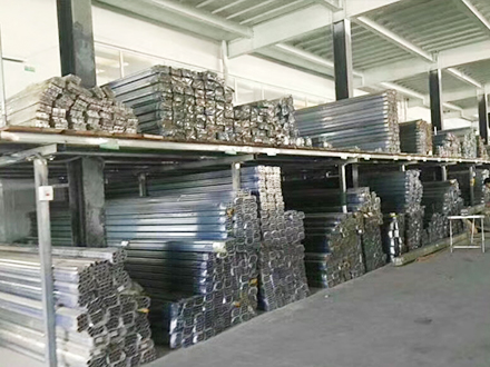 廠房防撞材料備貨庫存展示